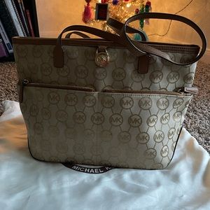 Michael Kors tote